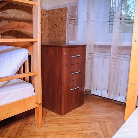 Golden Globus Hostel Киев Экстерьер фото