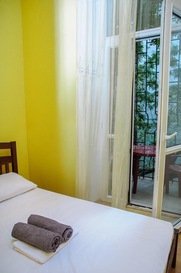 Golden Globus Hostel Киев Экстерьер фото