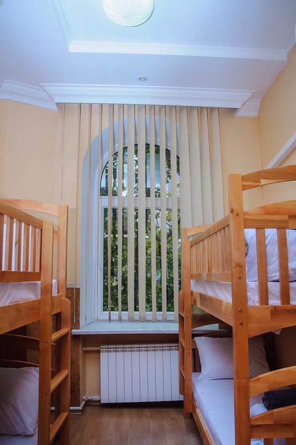 Golden Globus Hostel Киев Экстерьер фото