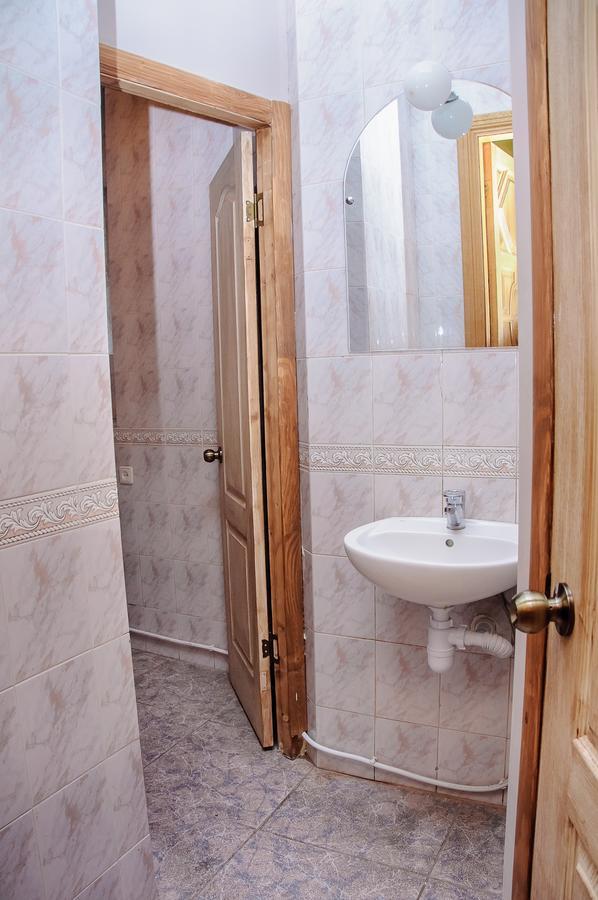 Golden Globus Hostel Киев Экстерьер фото